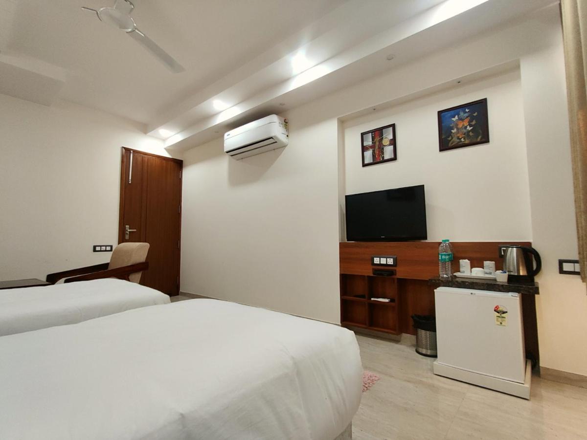 Hotel The Shacon Noida Zewnętrze zdjęcie