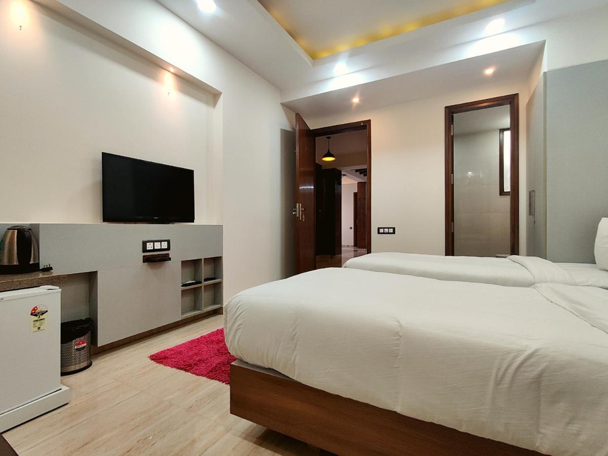 Hotel The Shacon Noida Zewnętrze zdjęcie