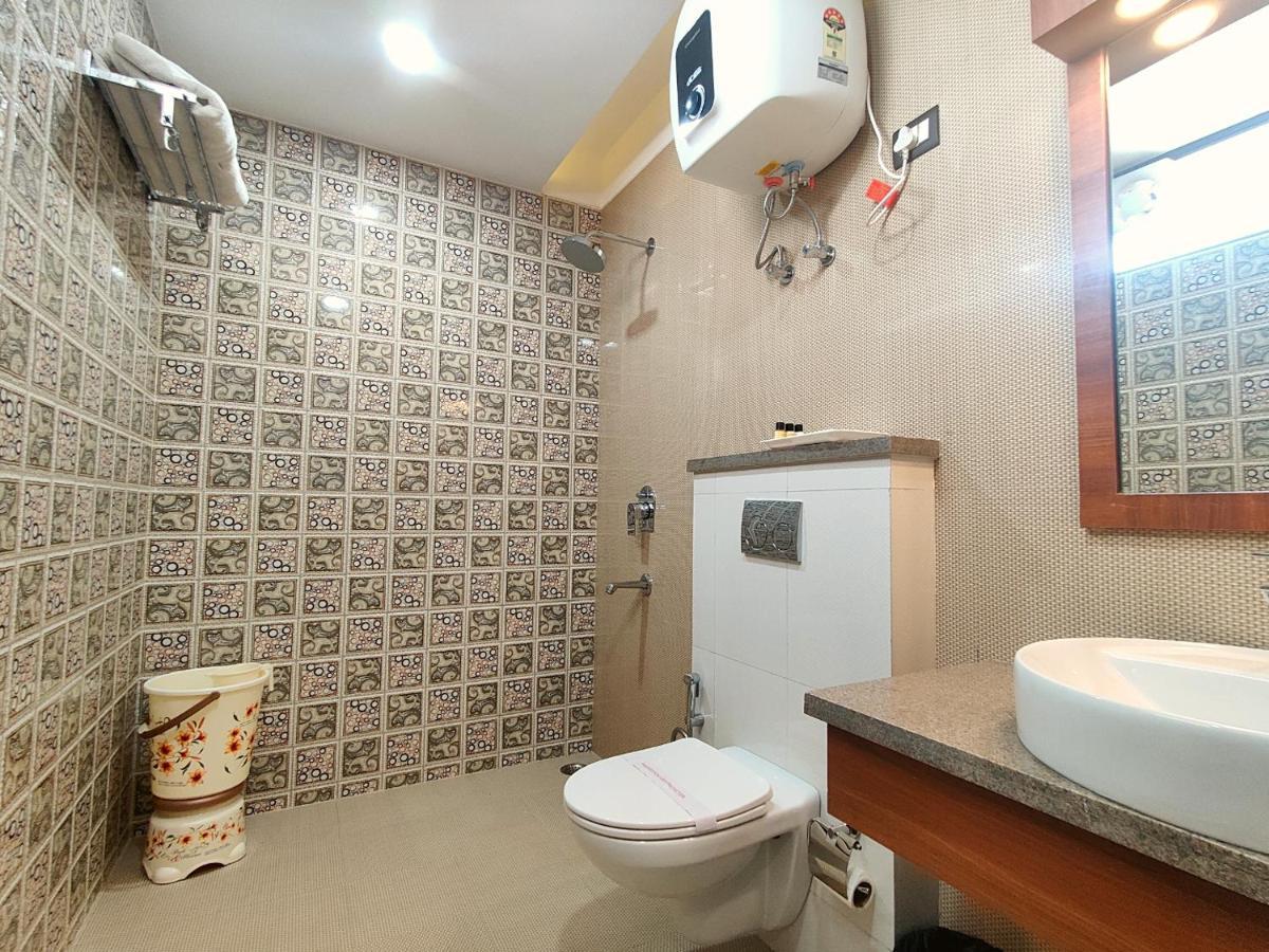 Hotel The Shacon Noida Zewnętrze zdjęcie
